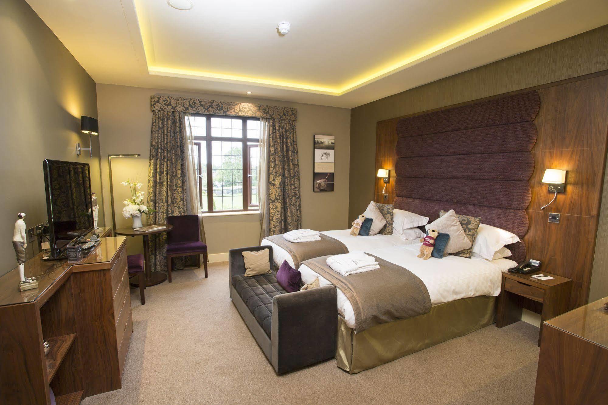 The Mere Golf Resort & Spa Exterior foto